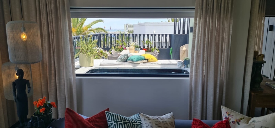 10 Bedroom Property for Sale in Bloubergstrand Western Cape